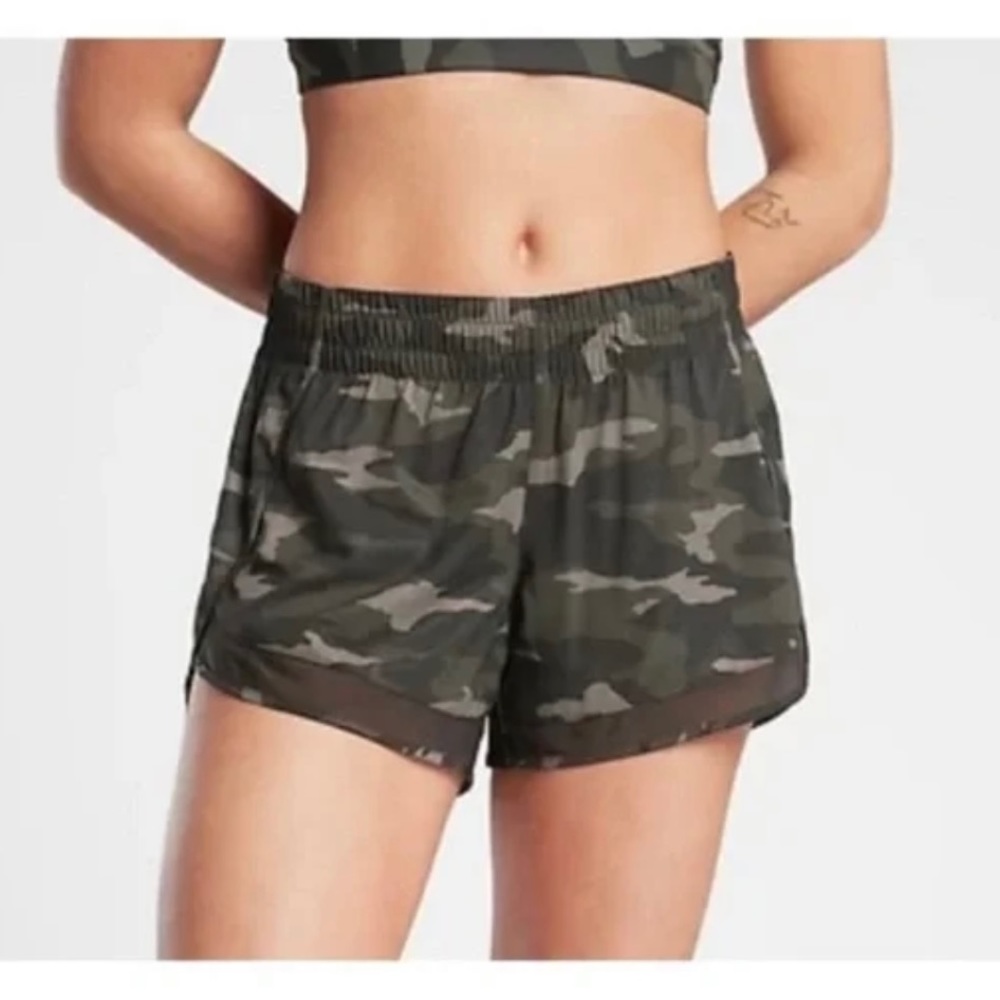 Athelta Mesh Racer Run Short 4 inch Olive Camo Lux